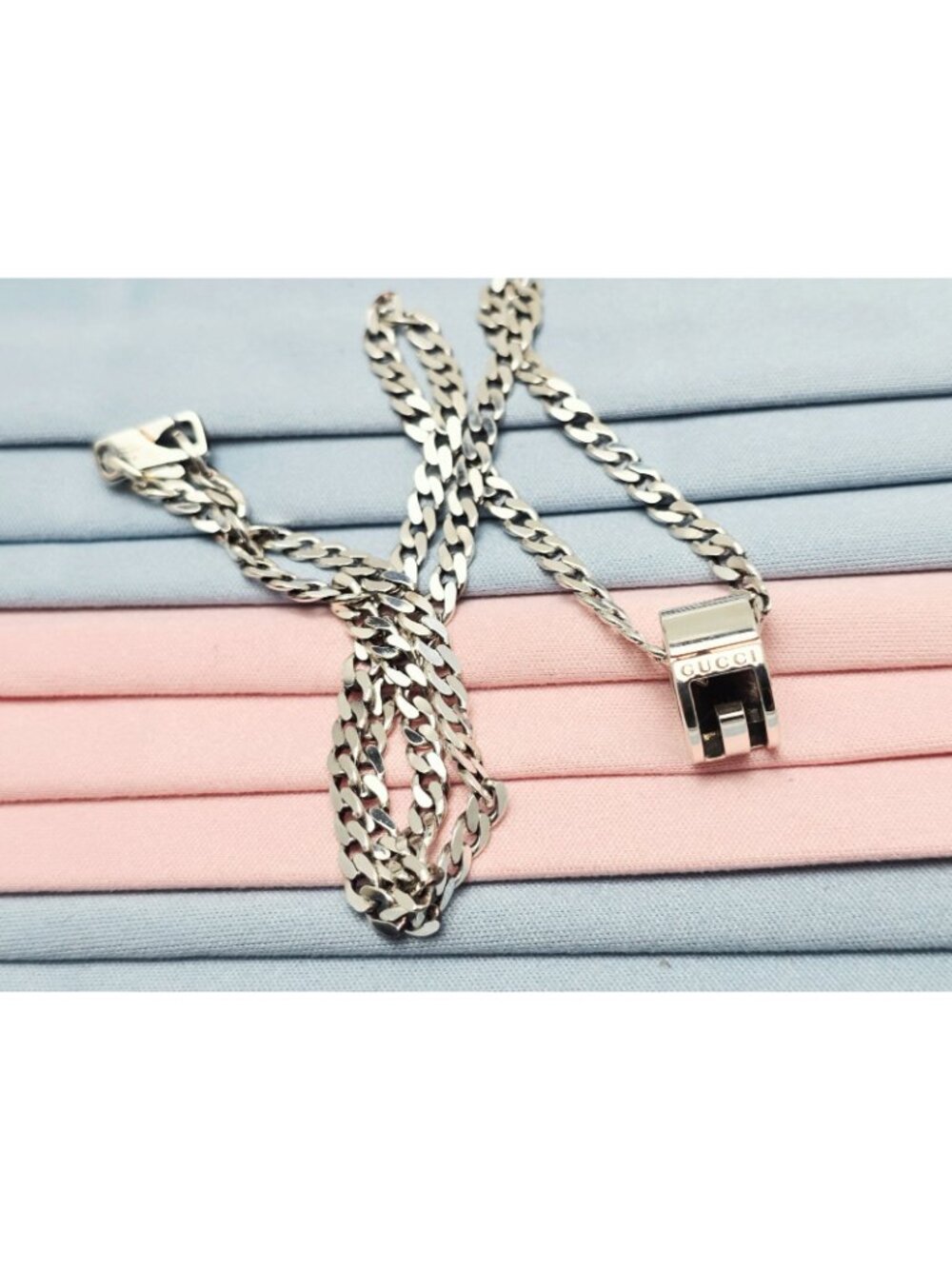 Gucci G Cut Out Round Circle Sterling Silver Charm Pendant Curb Chain Necklace - Picture 2 of 16